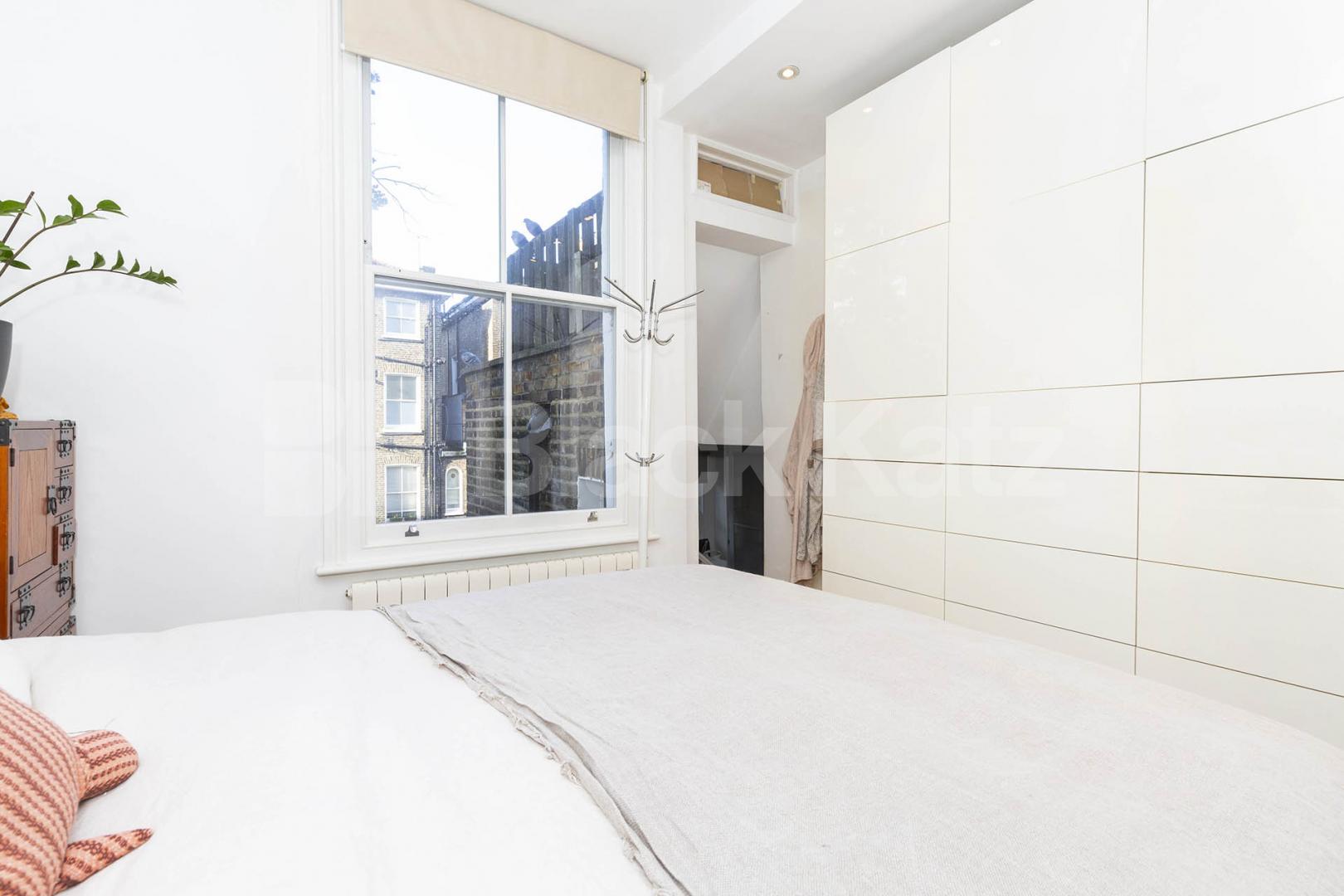 			Stunning 1 bed with study and a private roof terrace, 1 Bedroom, 1 bath, 1 reception Flat			 Ladbroke Grove, Ladbroke Grove